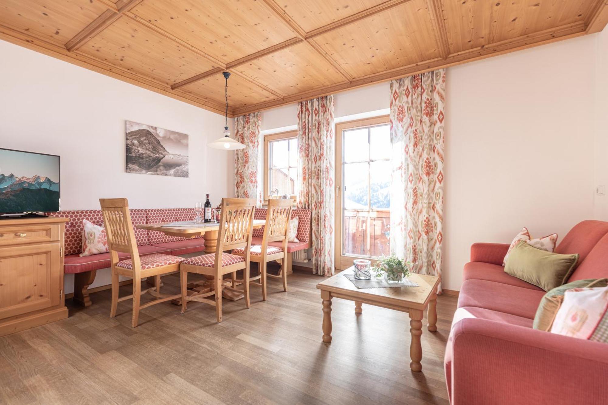 Wellnessappartements Margit Алпбах Екстериор снимка