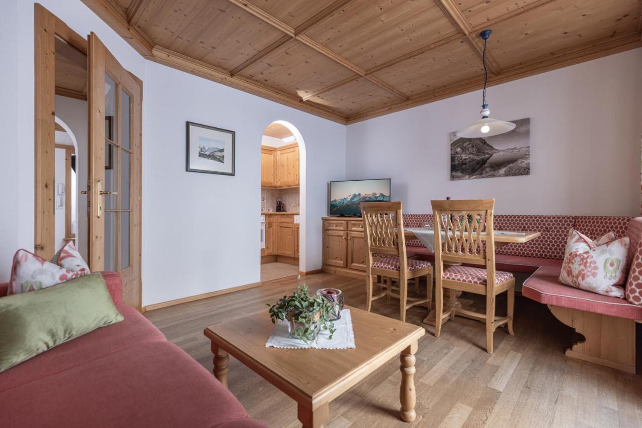 Wellnessappartements Margit Алпбах Екстериор снимка