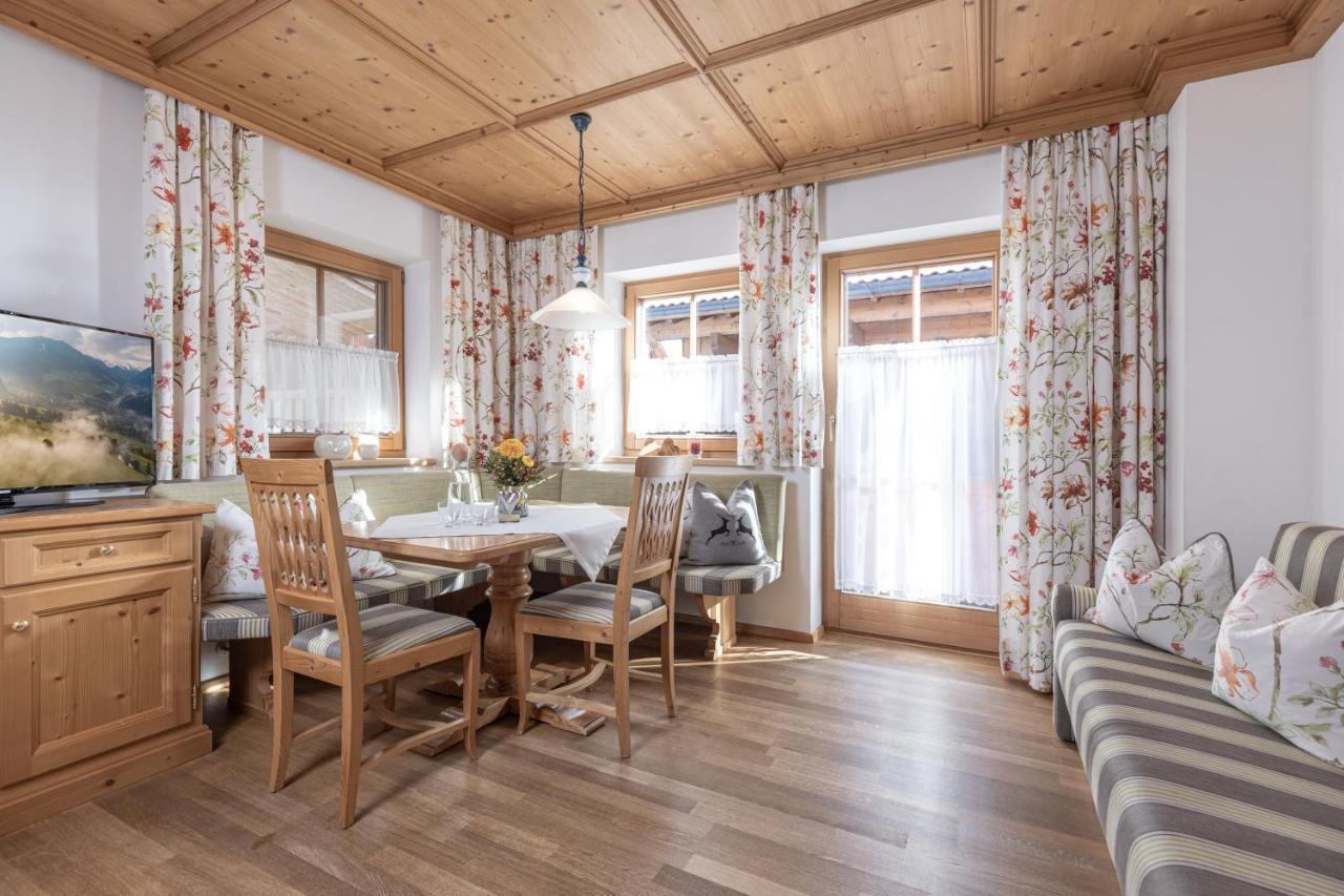 Wellnessappartements Margit Алпбах Екстериор снимка