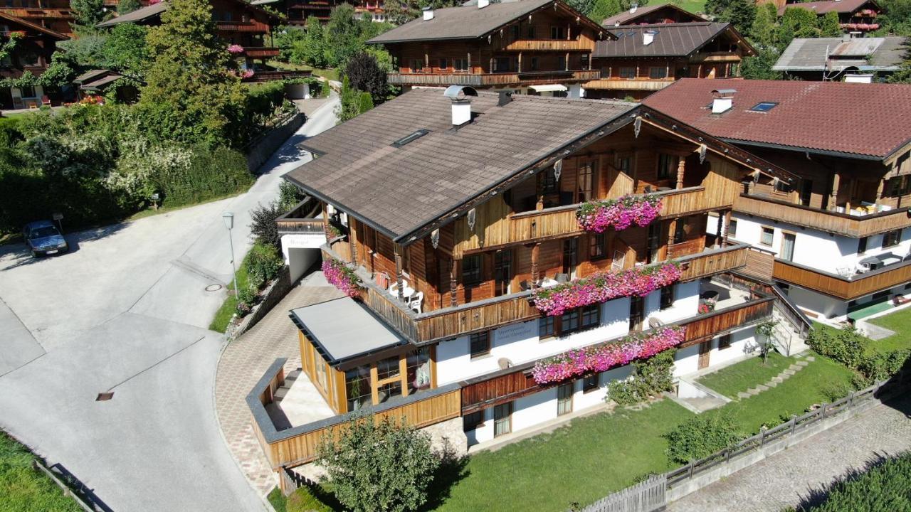 Wellnessappartements Margit Алпбах Екстериор снимка